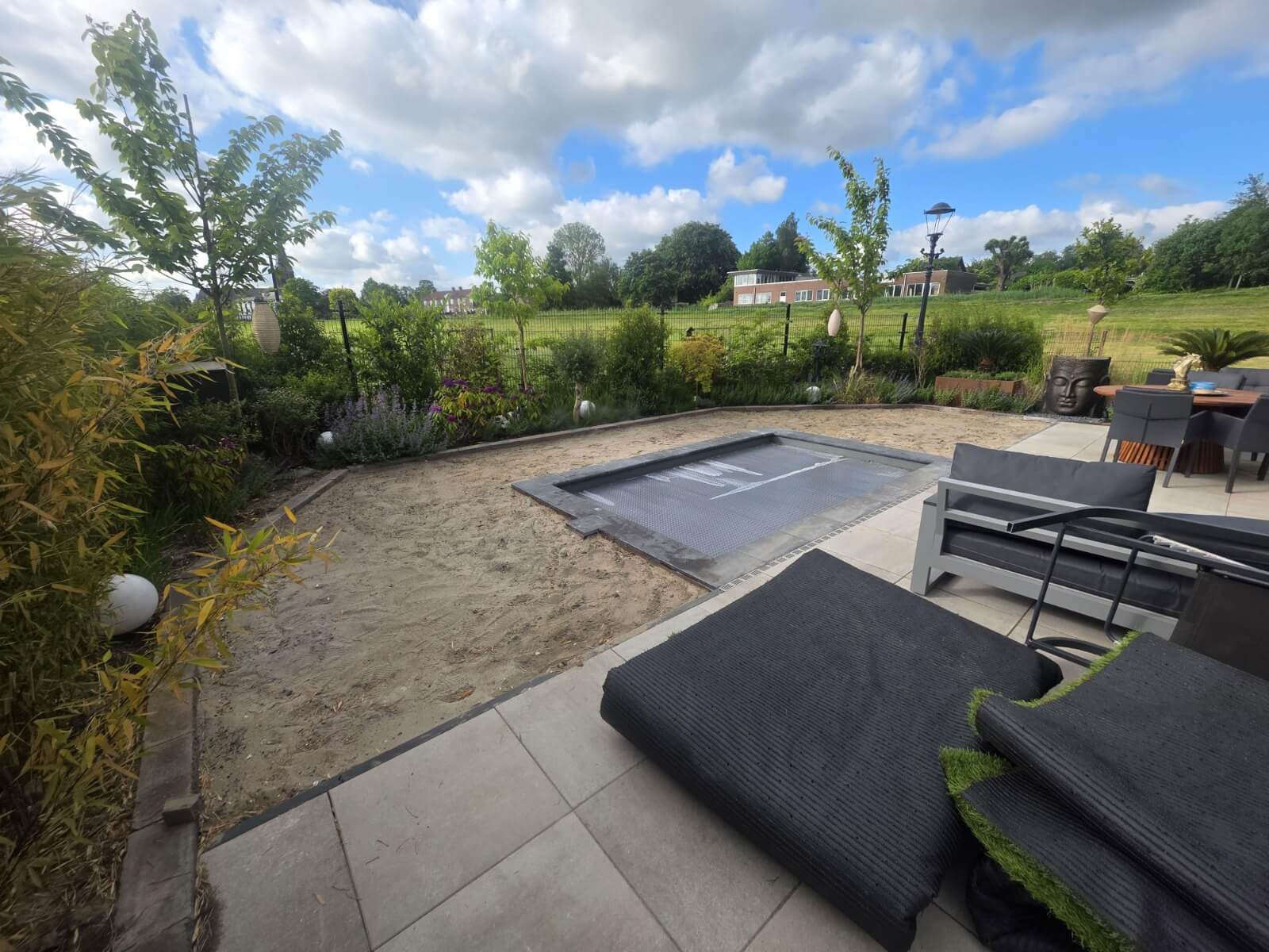 Zandbed-voor-kunstgras-foto